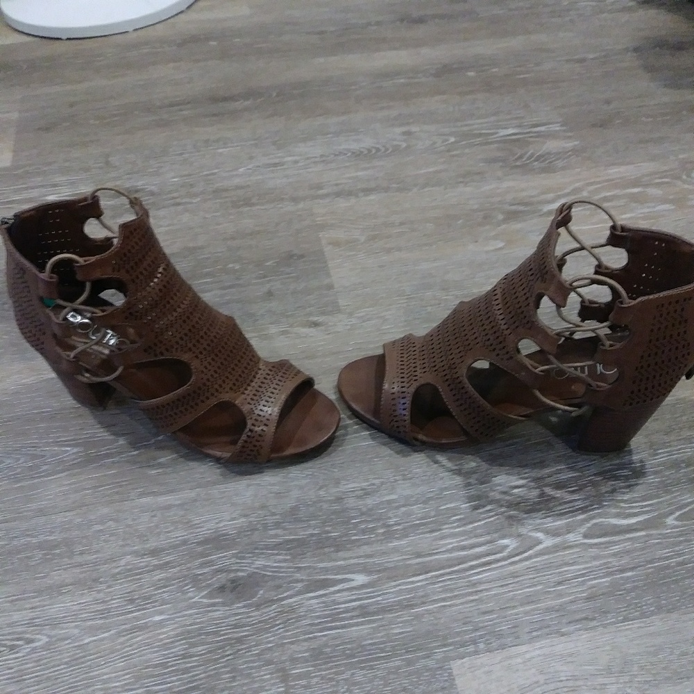 Sandals - Picture 5 of 7